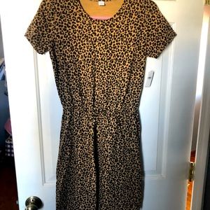 Women’s leopard print cinched waist t shirt dress, Old Navy, size extra small.
